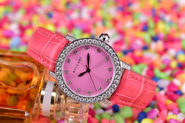 ブルガリ時計正面デザイン